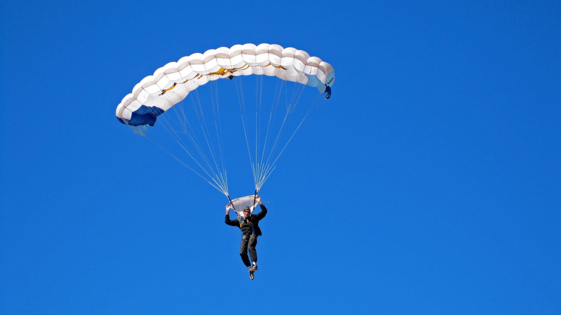 欧冠半决赛：那不勒斯VS拜仁 冲击波式进攻与工整防线的终极对决